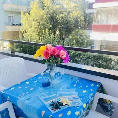 With Balcony In * 比比翁
